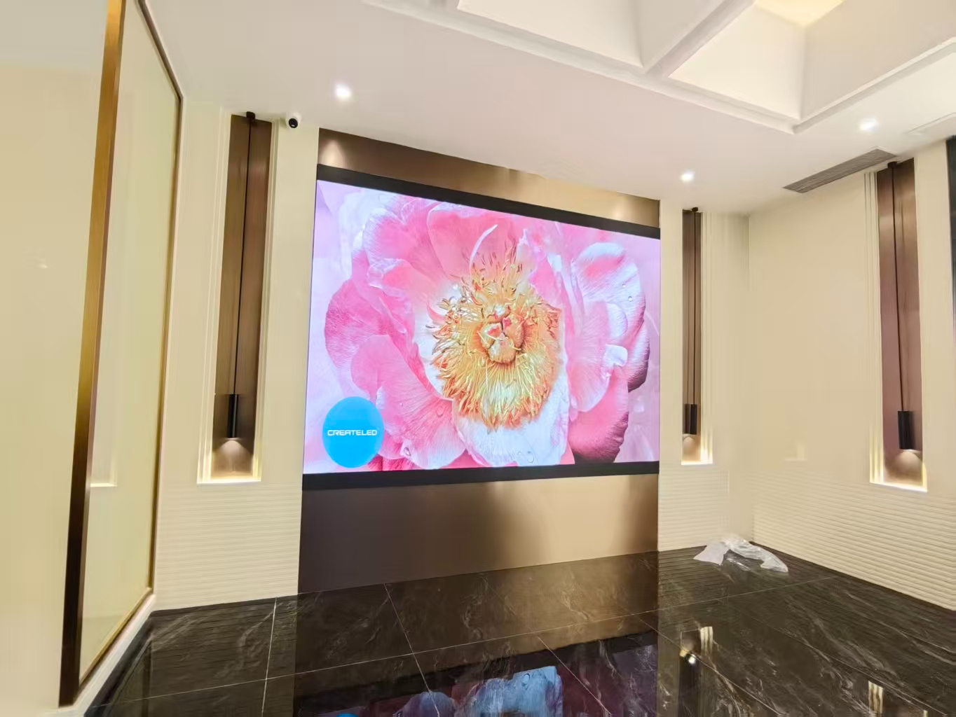 長(zhǎng)沙雨花某房產(chǎn)接待大廳LED顯示屏